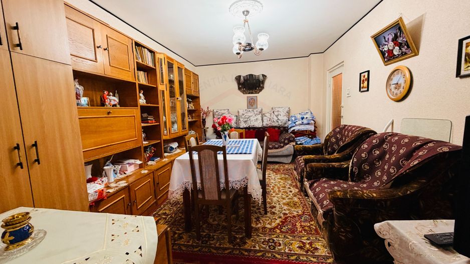 De vanzare 2 camere dec. in Galati, Micro 18, zonă Spitalul Județean - Poză 2