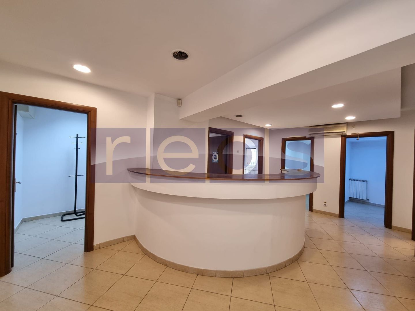 VANZARE SPATIU COMERCIAL | 30 CAMERE | ZONA UNIRII - Poză 2