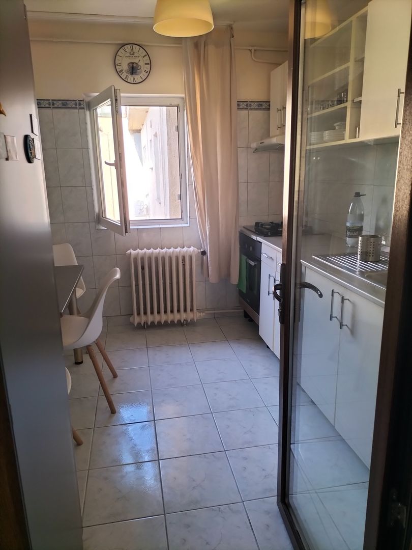 Apartament Luminos 2 camere. Vedere Parc Tineretului, Zona Pridvor. - Poză 12
