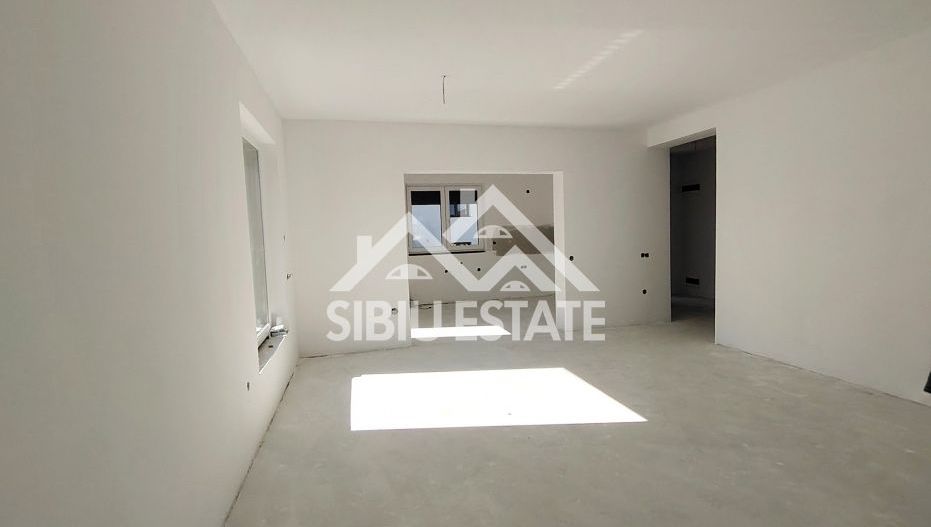 Casa cu garaj si pivnita, in Selimbar, SIbiu - Poză 11