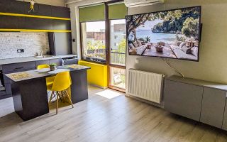 La cheie, cu doua locuri de parcare, ferit de agitatie si aglomeratie - Poză 1