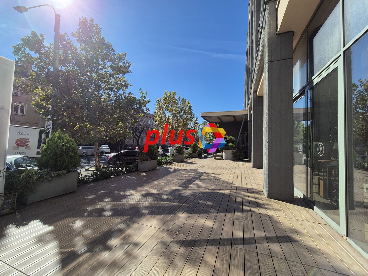 Spatiu Central cu vad pietonal și auto - 414 mp #plus-imo.ro - Poză 7