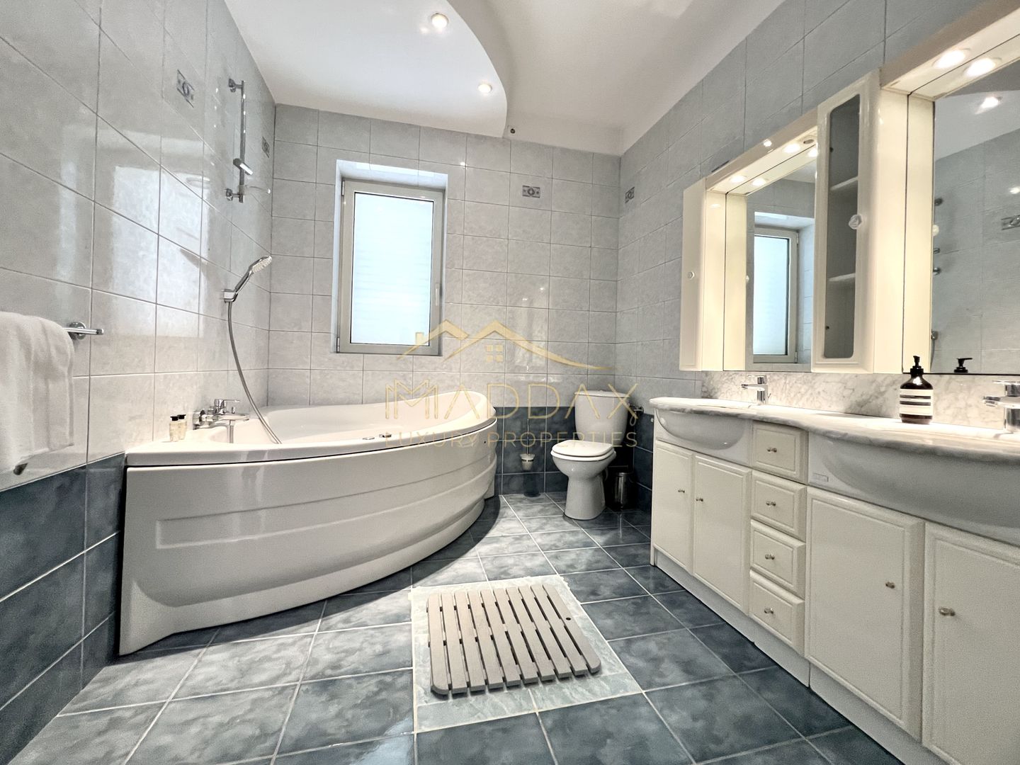 Apartament in Vila | Dorbanti - Capitale | De Vanzare | 1946 - Poză 30