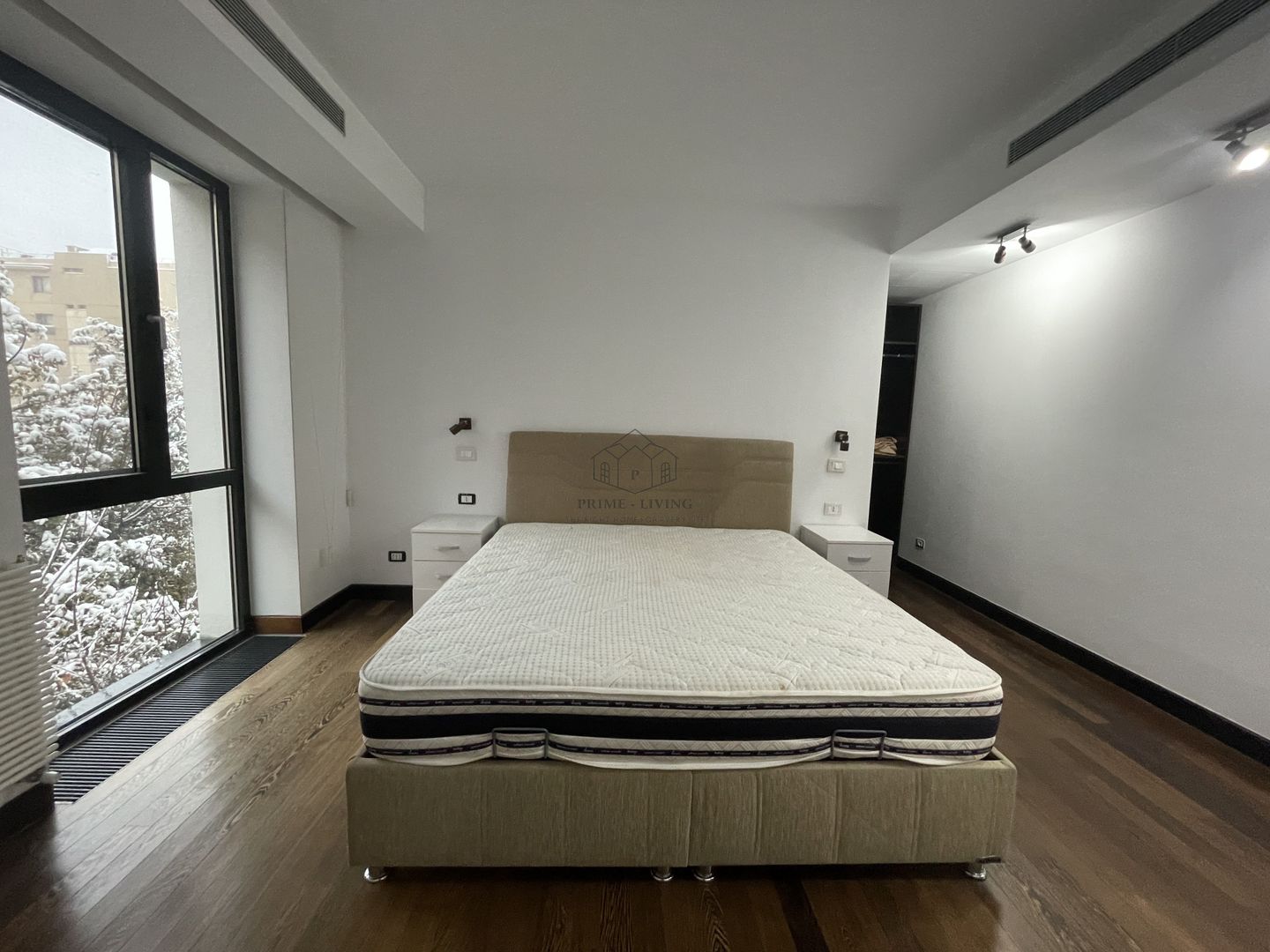 APARTAMENT SUPERB LA VANZARE SI INCHIRIERE PE STRADA RAHMANINOV - Poză 3