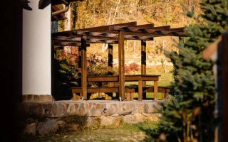 Investitie Valiug lacul Gozna Casa utilata 5 camere parau padure - Poză 4