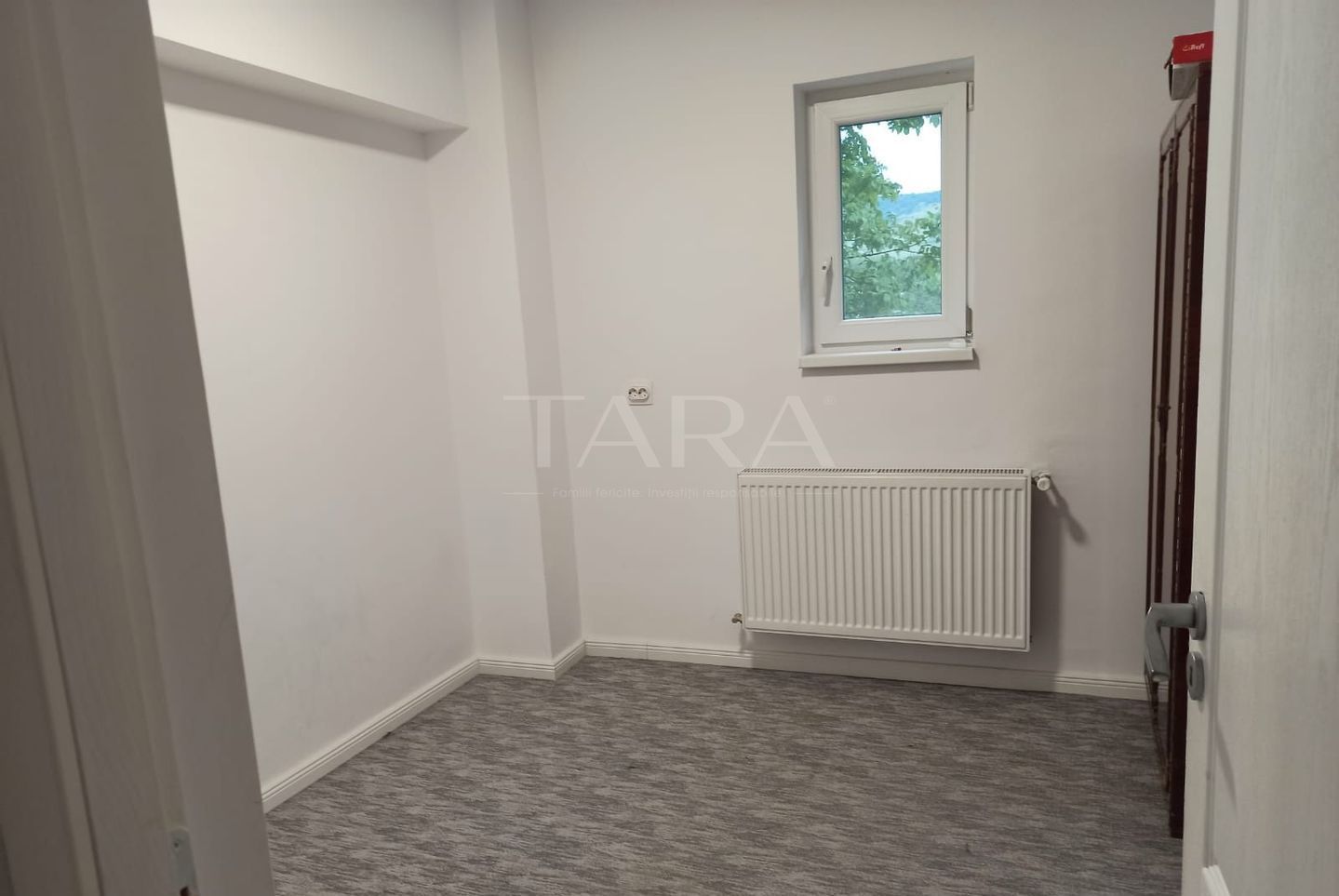 Apartament cu 3 camere, parcare subterană, zonă liniștită. - Poză 3