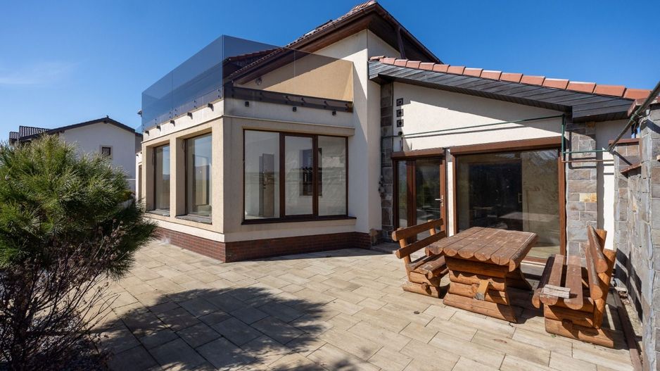 Casa 6 dormitoare+4 bai -1500 mp teren-Sacele - Poză 47