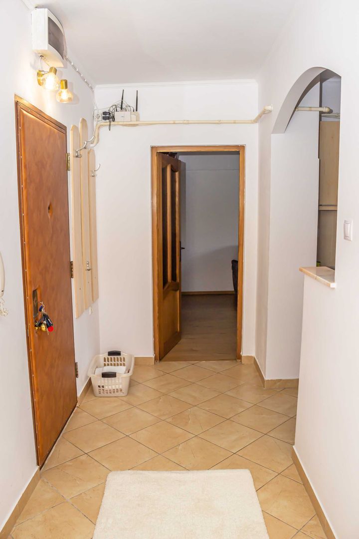 ageuropa.ro vinde apt. 2 cam. DECOMANDAT, RENOVAT si MOBILAT. - Poză 3