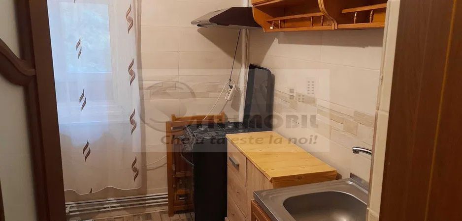 Apartament 3 camere Pacurari - 370 EURO - Poză 1