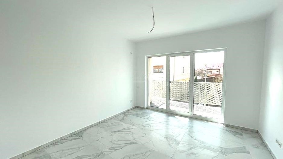 Decomandat. Loc de parcare. Spatiu depozitare pod. - Poză 2