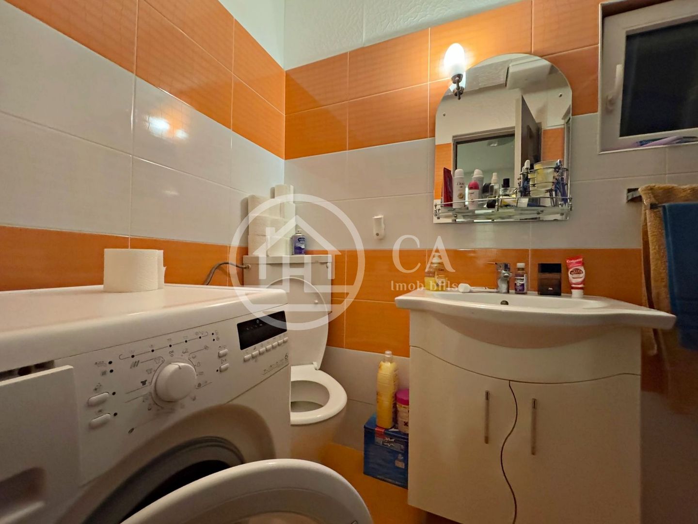 Apartament cu 3 camere de vanzare in zona Rogerius Oradea - Poză 8
