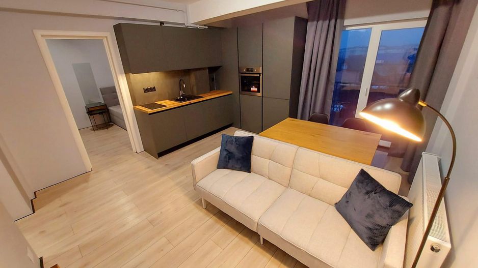 Apartament la Cheie cu parcare zona Balastierei Floresti - Poză 1