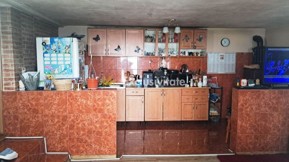 Casă și teren Polovragi - Poză 9