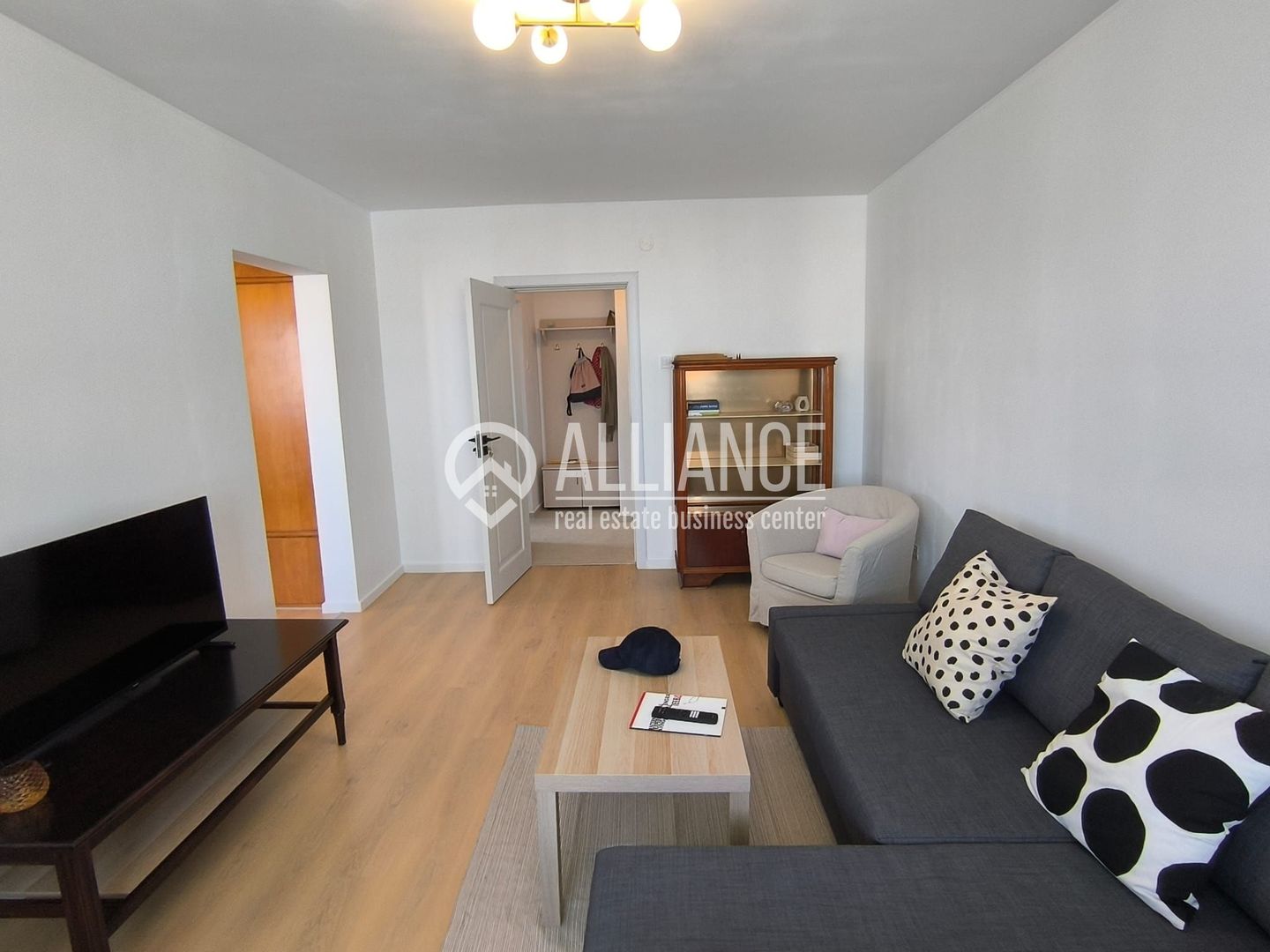 CENTRU TRAIAN(cod03)- 2 camere insorite si cu panorama catre port! - Poză 1