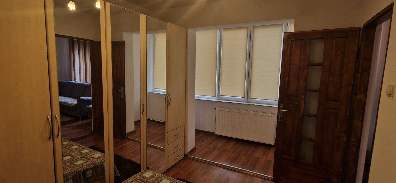 Apartament cu 3 camere de închiriat în zona Moroasa 1 - Poză 3