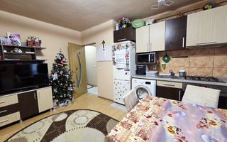Apartament 3 camere la casă de vânzare in Zona Gusterita - Poză 2