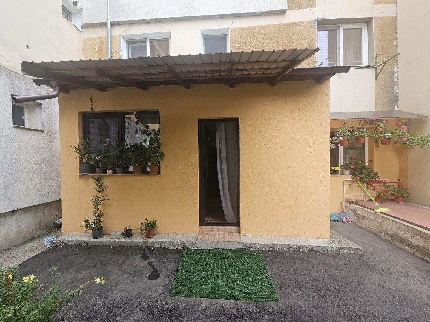 Apartament parter, balcon 13 mp cu ieșire directă – Războieni - Poză 16