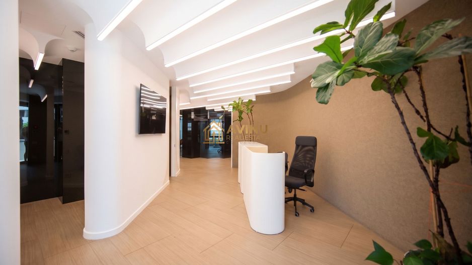 Spațiu Comercial Versatil 356mp în Cortina North | 0% Comision - Poză 1