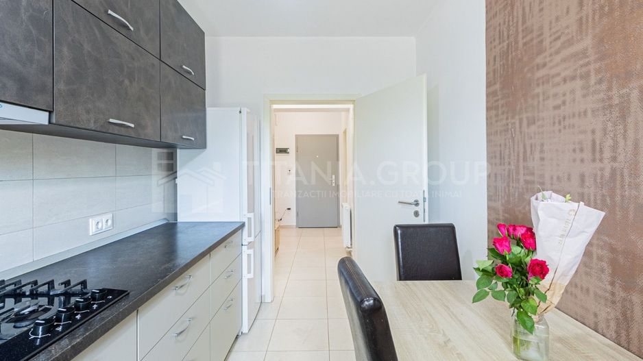 Garsonieră spațioasă, parcare și boxa, contract ANAF, Maurer Coresi - Poză 1