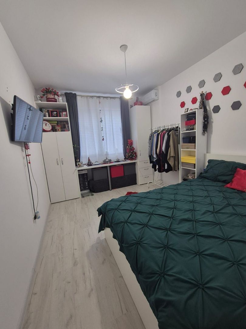 2 CAM MOBILAT ET 3 - Poză 4