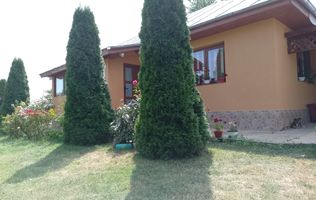 Casă de vacanță modernă cu teren generos –15min de Tecuci