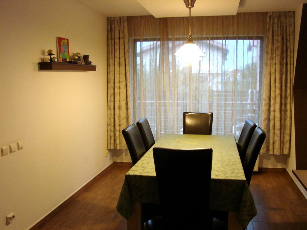 Vanzare vila individuala | 6 camere | Otopeni | Panouri solare - Poză 4