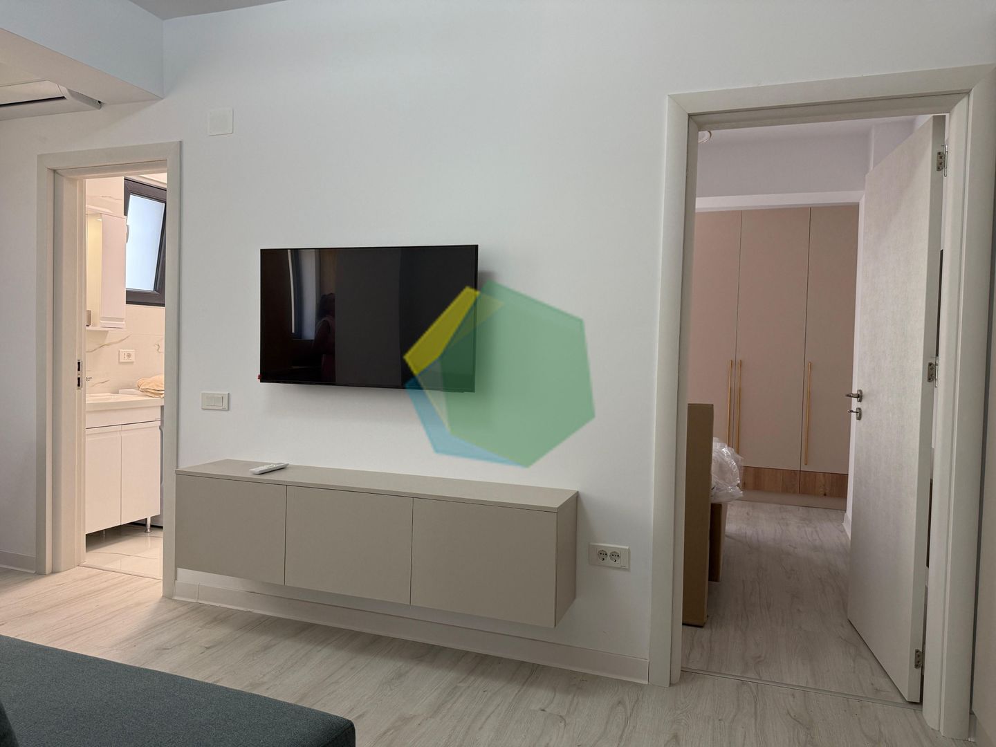 Studio  I.C. Bratianu  | Central Otopeni | Totul nou - Poză 1
