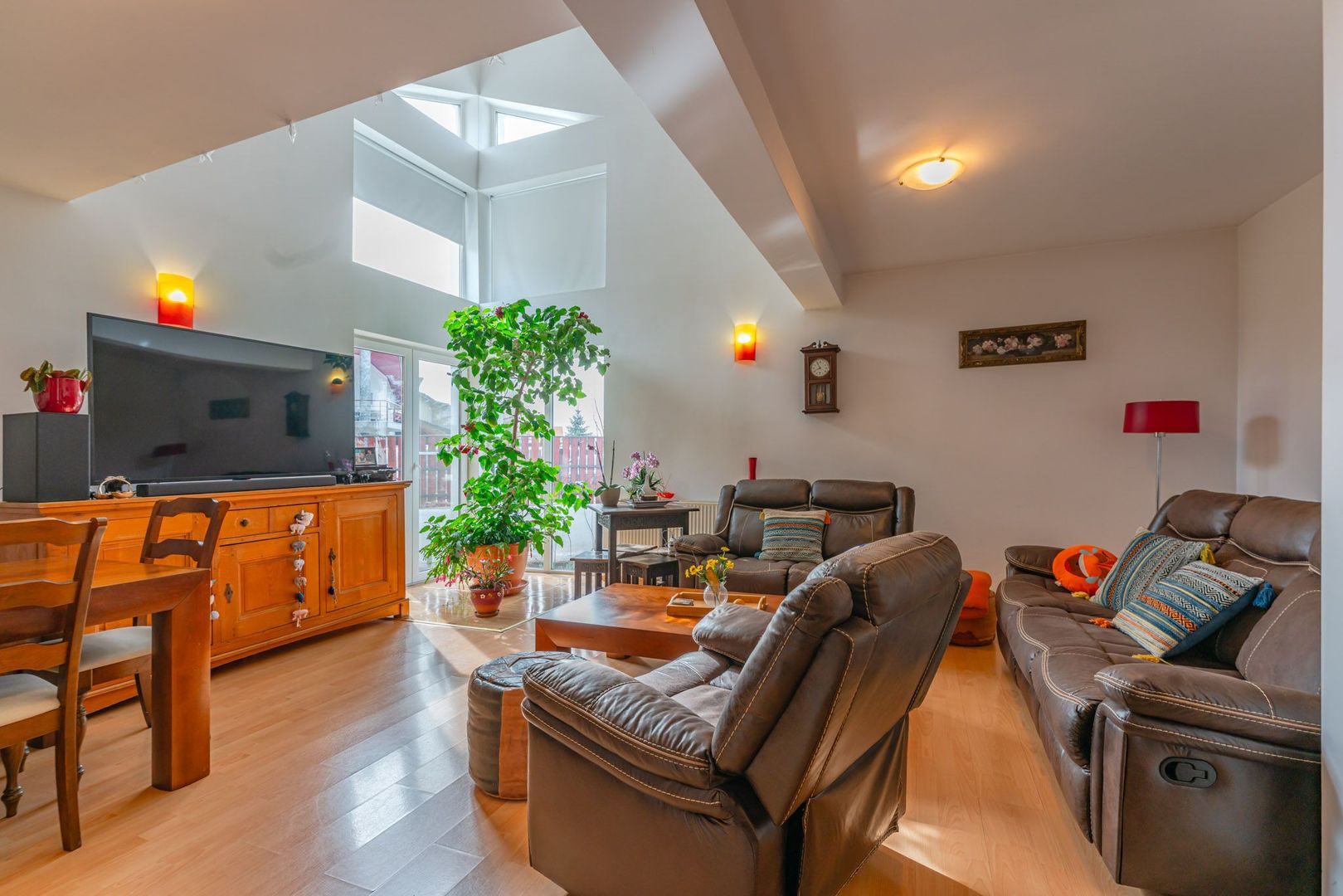 Casă spațioasă pentru familie în Hărman: 5 camere, 670 mp teren - Poză 3