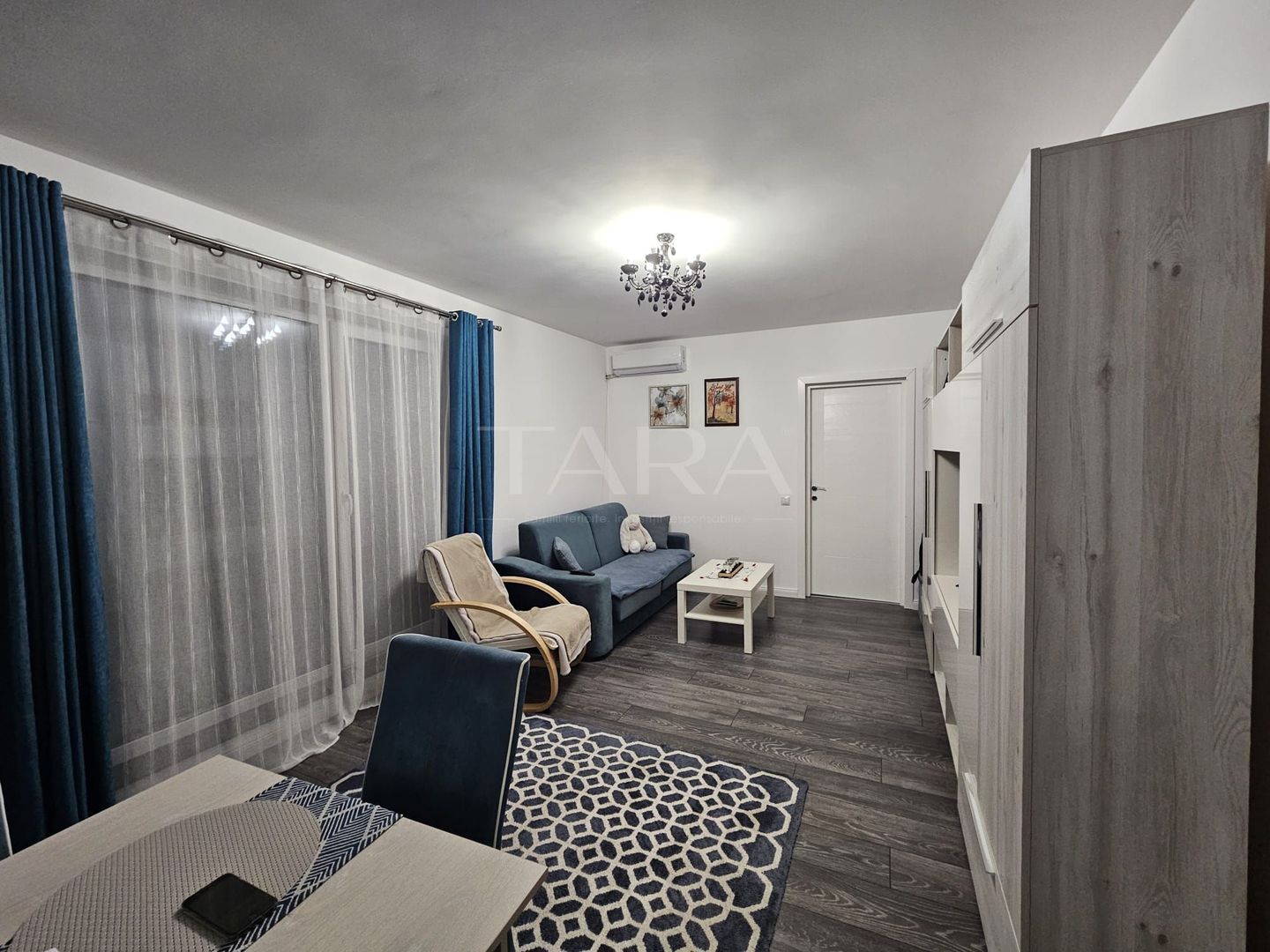 Apartament 3 camere, terasă 34 mp, zonă liniștită. - Poză 1