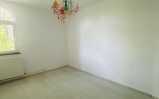 Vilă cu deschidere la lac I  Piscină proprie și acces rapid către București* - Poză 10