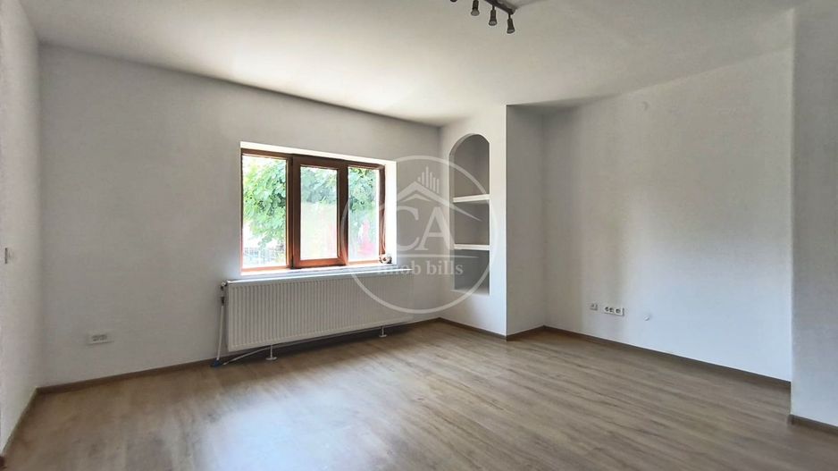 Apartament cu 2 camere la curte comuna de vanzare Ultracentral, Oradea - Poză 2