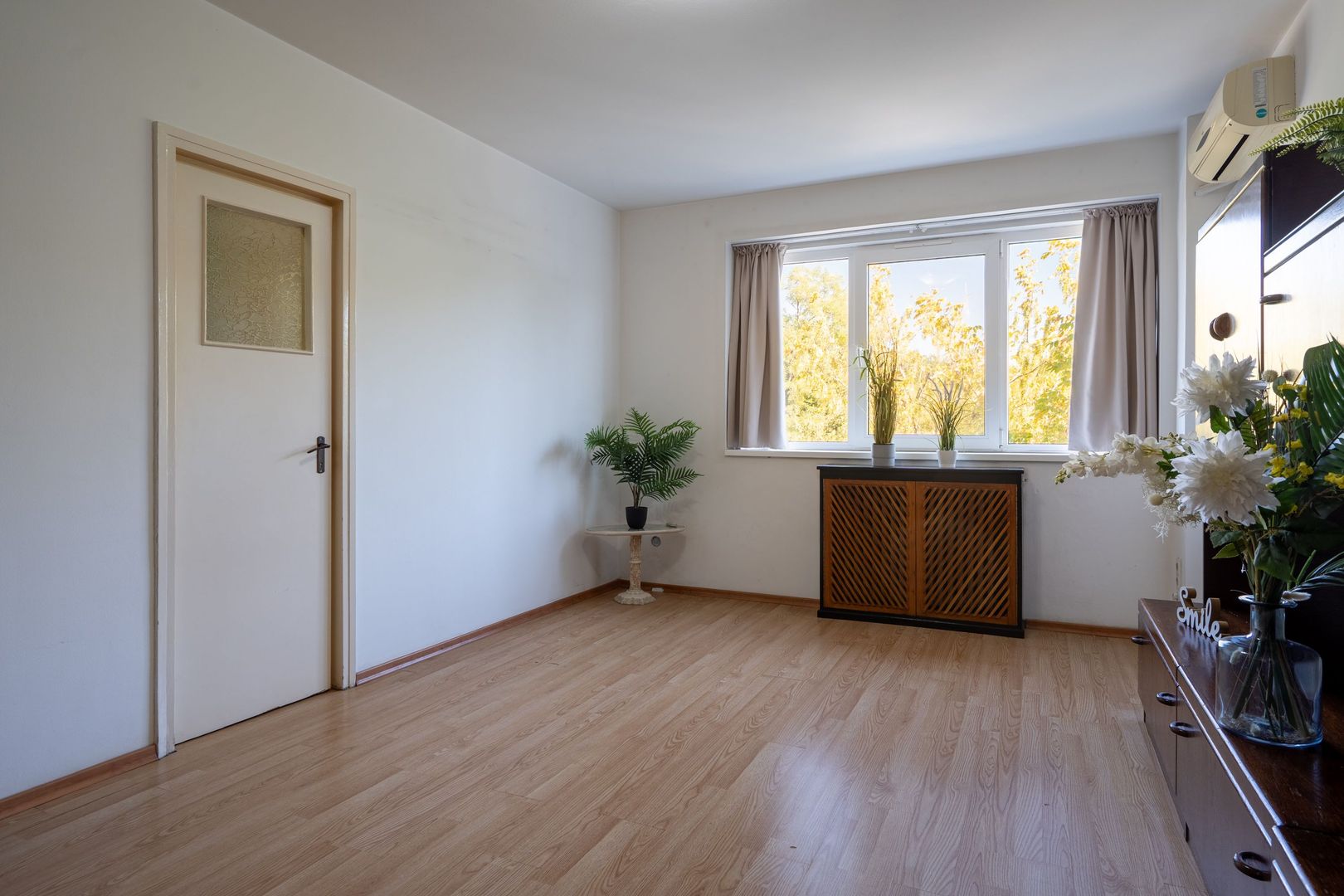 COMISION 0% - Garsoniera cu vedere spre Parcul Cismigiu - bloc Diham ( MAI) - Poză 3