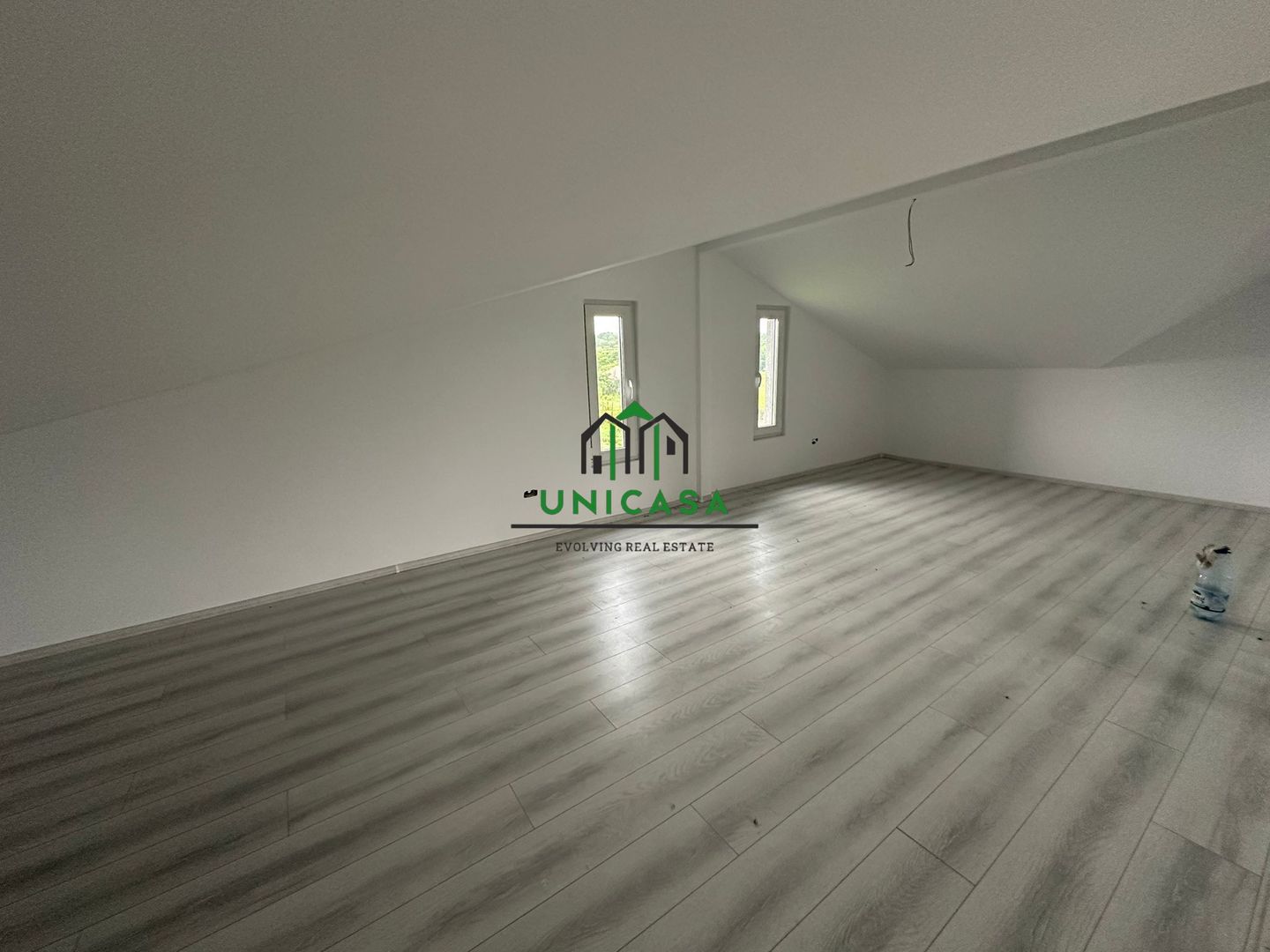 Casă de vânzare în Comuna Băbeni - Poză 16