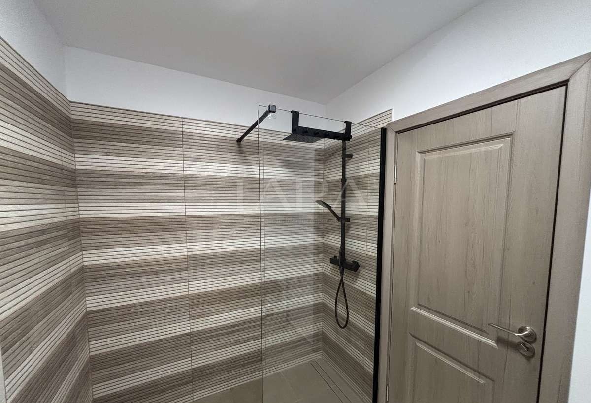 Apartament modern cu 2 camere, terasă generoasă și parcare subterană. - Poză 7