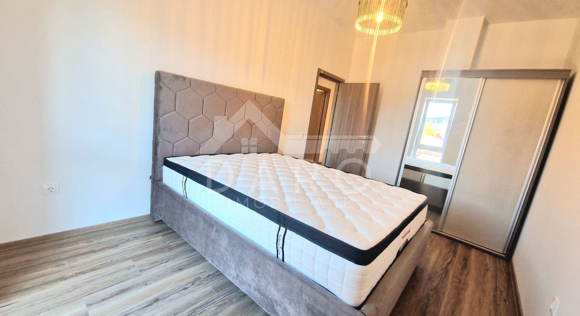 Apartament de inchiriat cu 3 camere , strada Papiu Ilarian - Poză 8