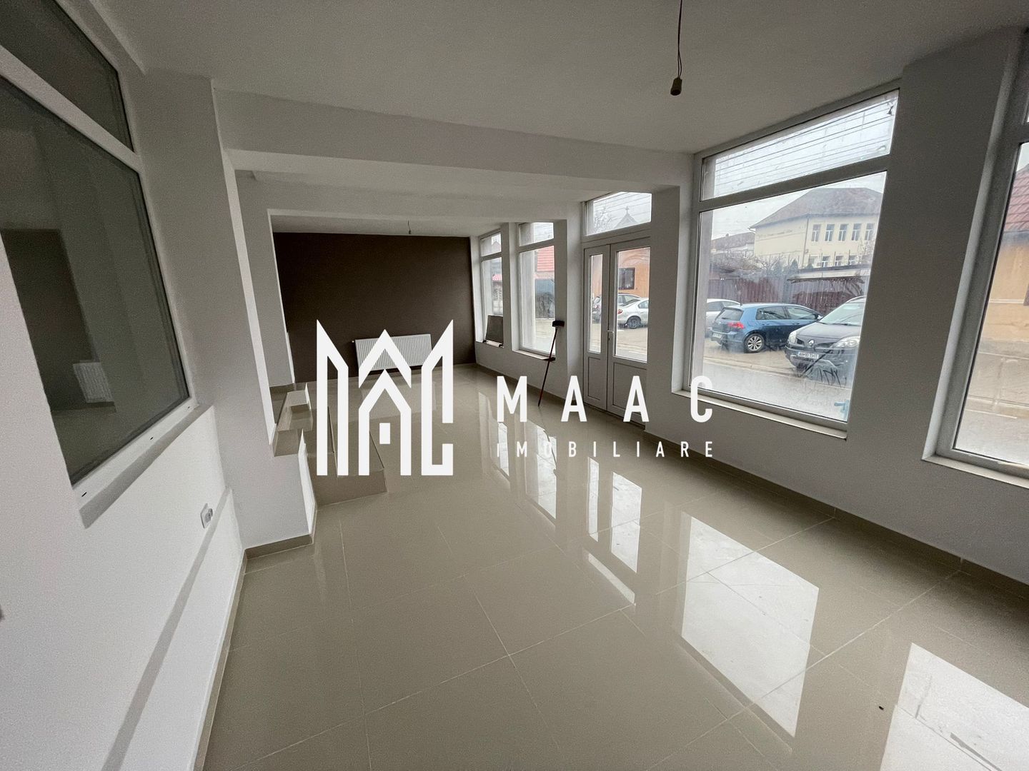 Spațiu Comercial la Cheie I 180 mp I Pianu de Jos I Lângă Terenul de Golf - Poză 1