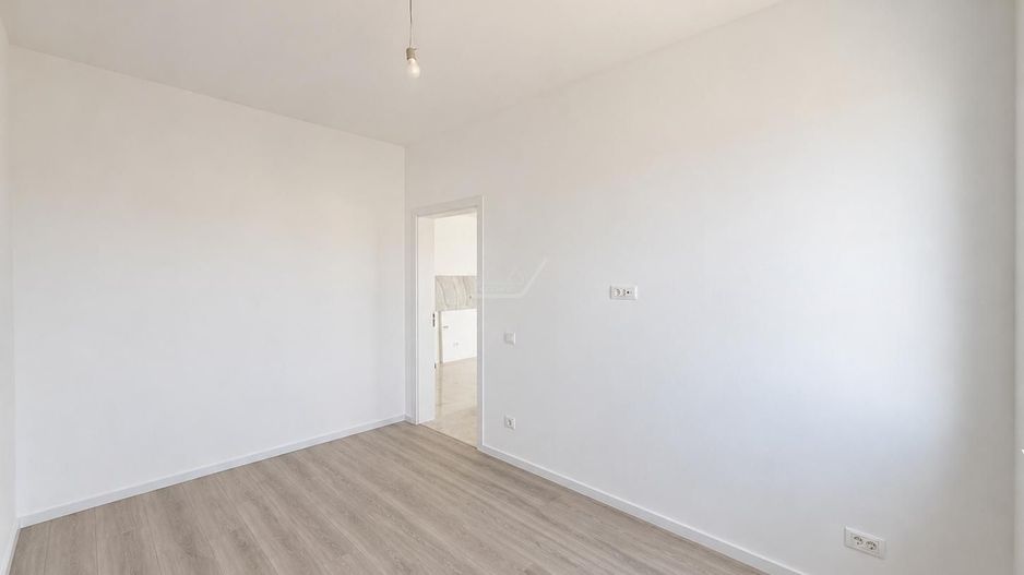 Bloc nou cu finisaje superioare. Etaj intermediar. Loc de parcare - Poză 6