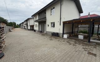 Carport. Toate utilitatile. In vatra veche la asfalt. - Poză 4