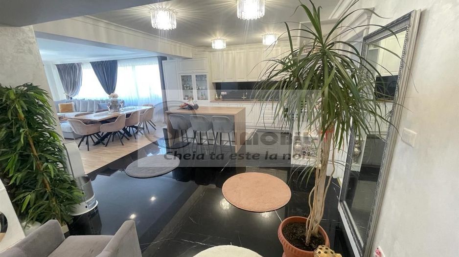 Penthouse de lux, Bucium, priveliste panoramica, 140 mp - Poză 1