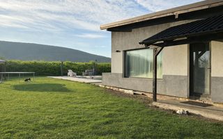 Proprietate pentru investiție cu Piscină în Hemeiuș - Poză 2