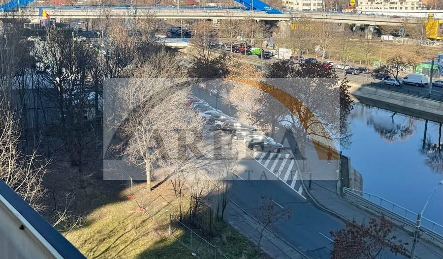 De vanzare - 3 camere decomandat etaj 4 - Splaiul Unirii - Poză 17