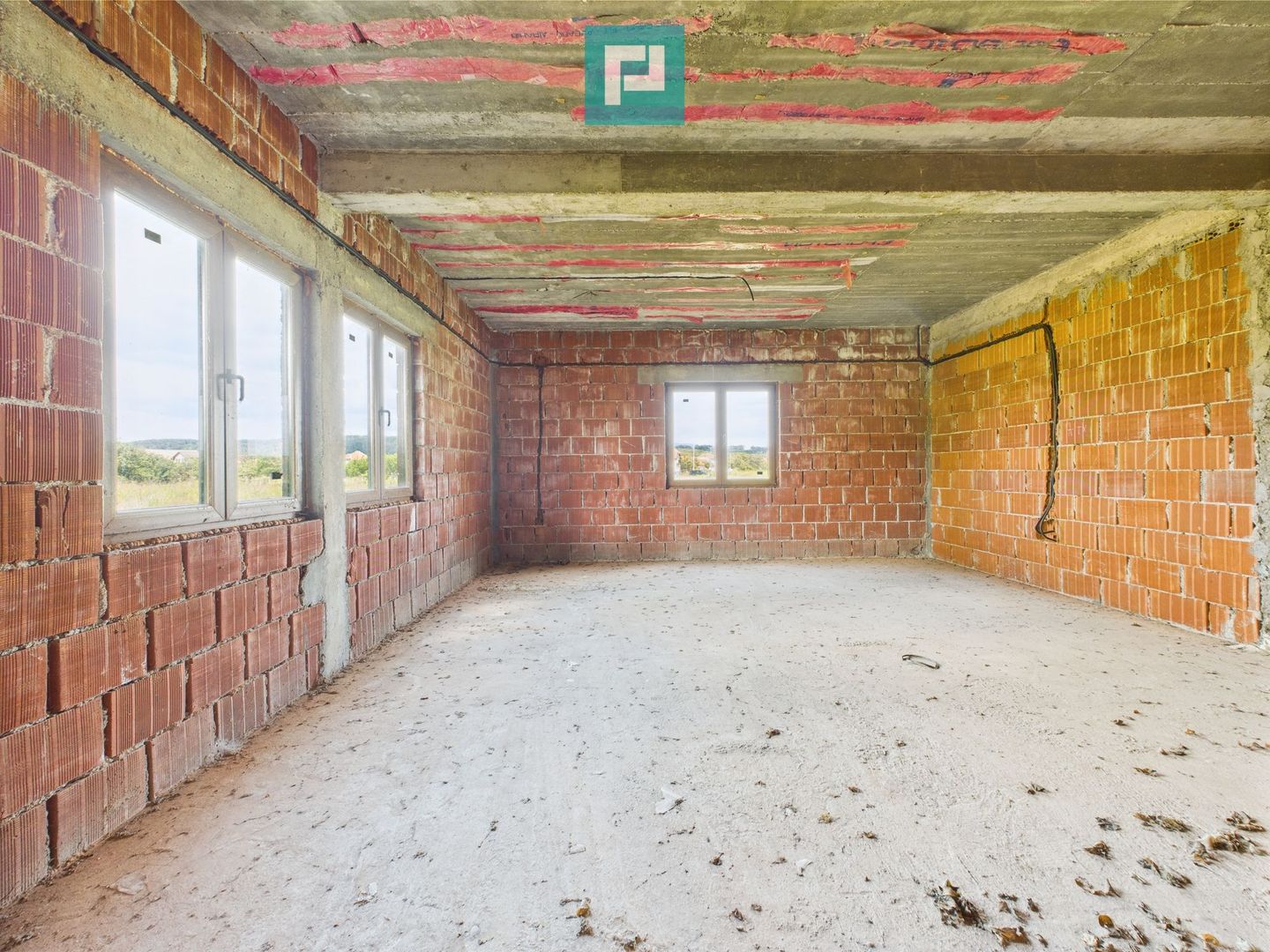 Casă la roșu, P+1, în localitatea Beliu, Arad - Poză 5