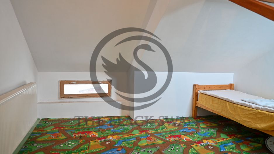 Casa cu 7 camere de vanzare | Zona Centrala, Baicoi | Comision 0% - Poză 9