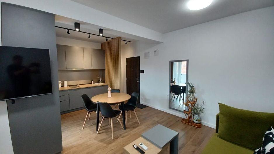 Chirie, ap 2 camere, ultracentral, parcare. 500 E /lună. Comision 0 - Poză 3