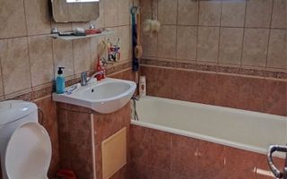 Apartament confortabil cu 3 camere. Perfect pentru familie. - Poză 5