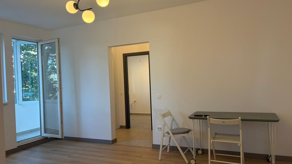 Apartament renovat cu doua camere semidecomandat, piata Domenii - Poză 1