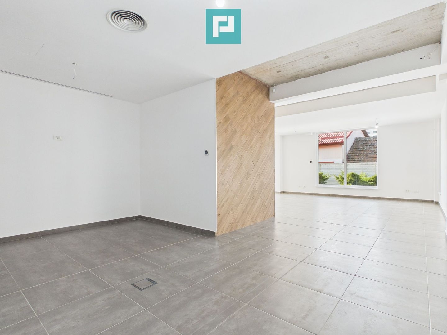 Spațiu comercial nou, 100 mp, vitrine mari, garaj - Poză 4