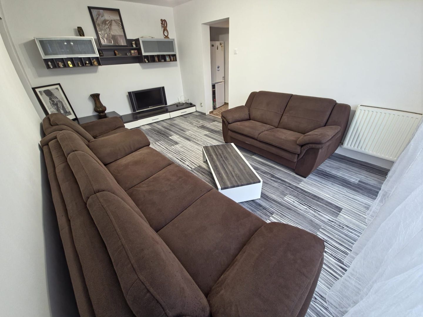 Apartament 2 camere modern, parcare proprie, Titan – Miniș - Poză 1