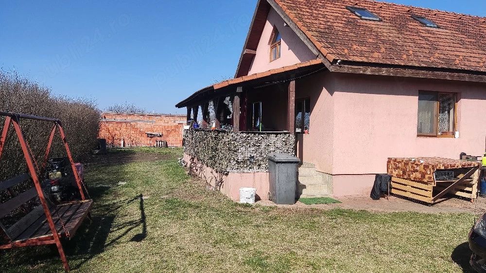 BRASADAS vinde casa cu teren 10 ari in zona Odoreului. - Poză 1