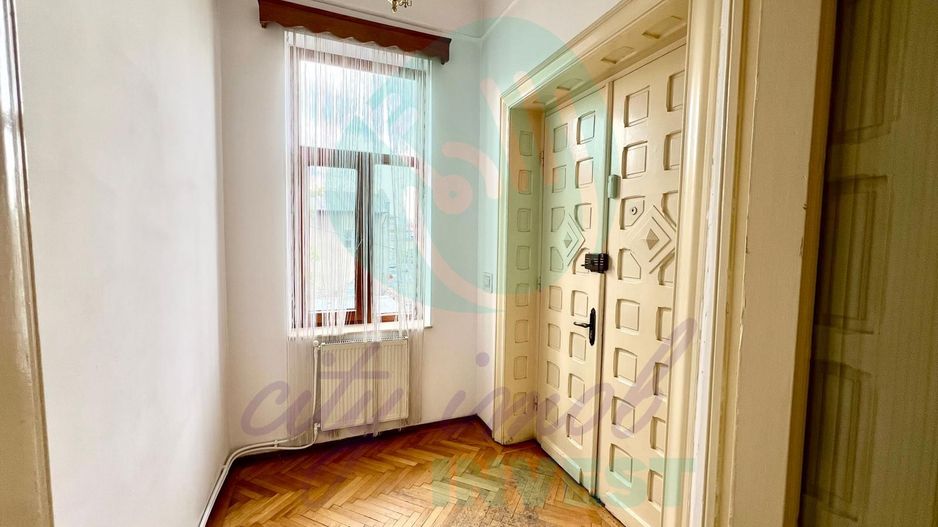 4 camere in Vila interbelica 106mp-Centrala proprie- Calea Calarasilor - Poză 6